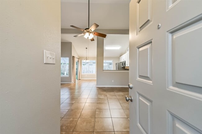 Photo - 18515 Meadows Way Dr