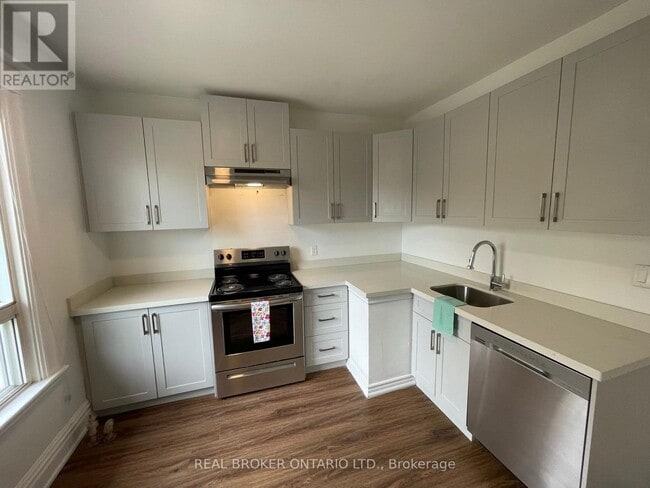 Photo - 100 Dunsmure Rd