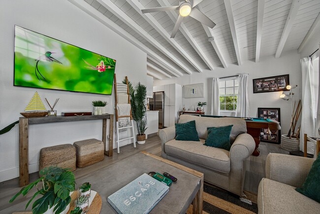 Photo - 140 SE 9th Ave