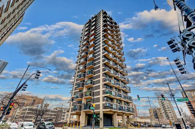 Exterior of Building - 6166 N Sheridan Rd Condo Unit 10D