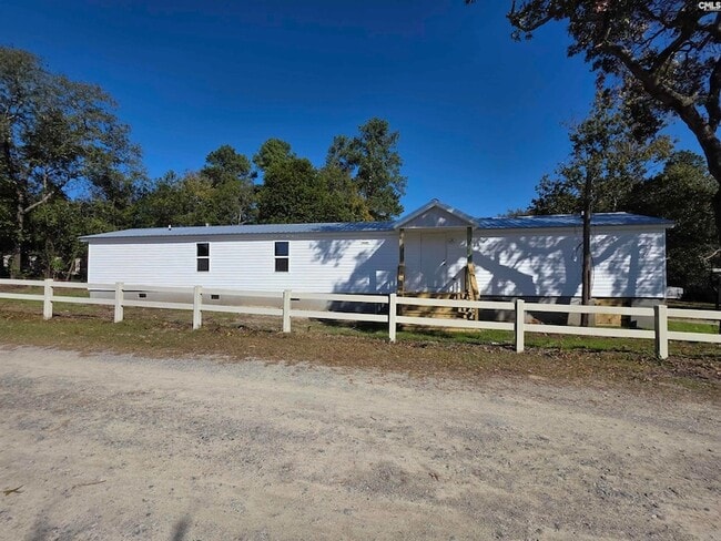 Photo - 714 Windy Rd