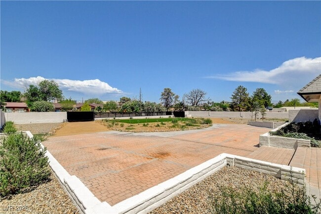 Photo - 3962 Euclid St