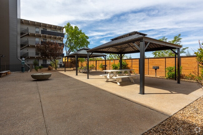 Courtyard - Portals