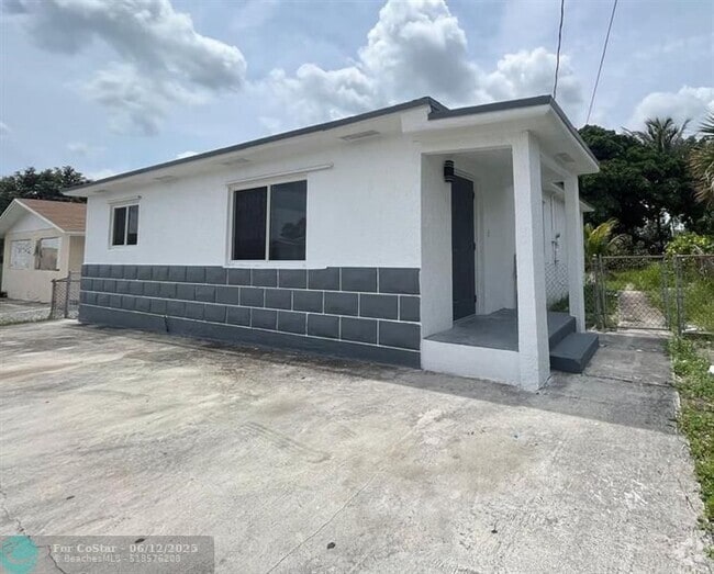 Building Photo - 1449 W 36th St Rental