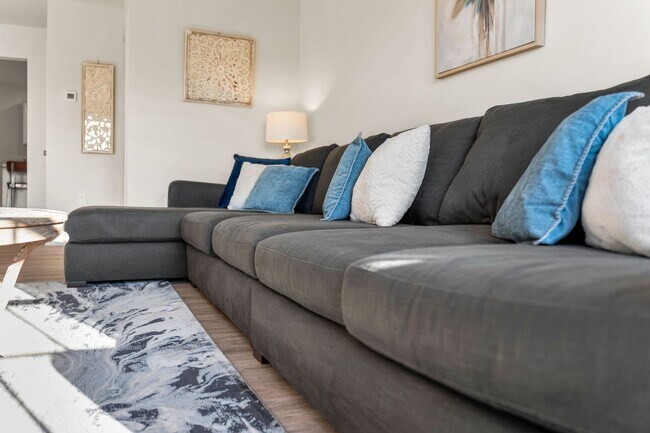 Photo - 4 bedroom townhome fully furnished