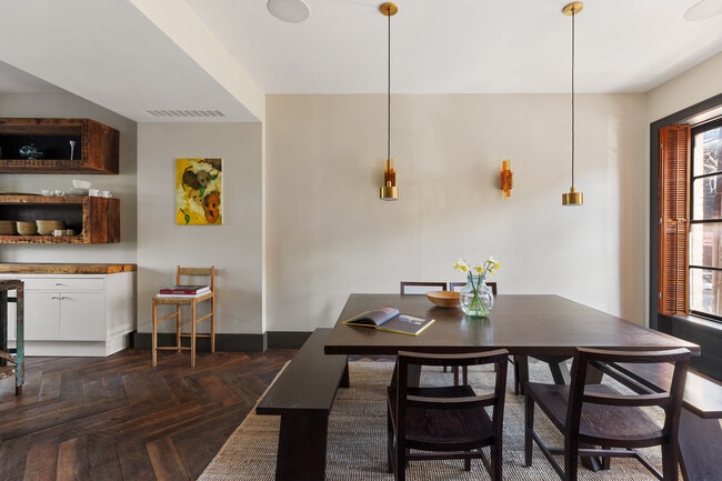 Photo - 165 Coffey St