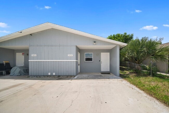 Building Photo - 5454-5456 8th Ave Fort Myers Unit 5454 8th Ave