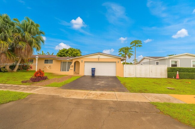 Building Photo - 14420 SW 74th St Unit 1