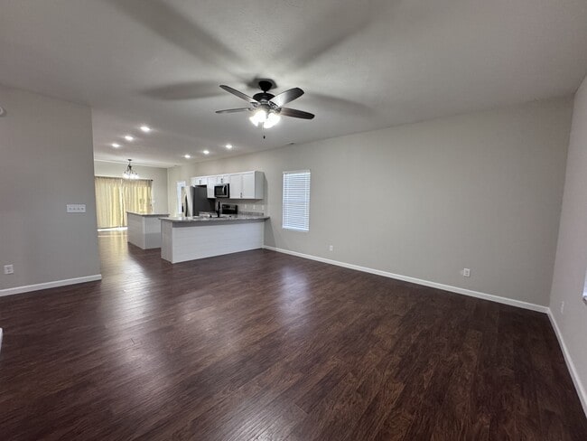 Photo - 1725 S Purdum St