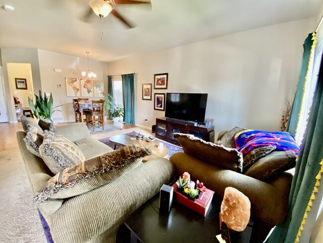 Photo - 2467 Dorset Dr Unit B