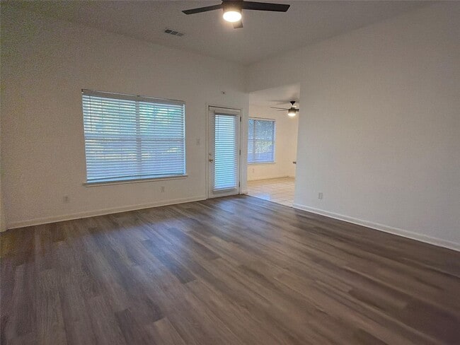103 N Mockingbird Cir