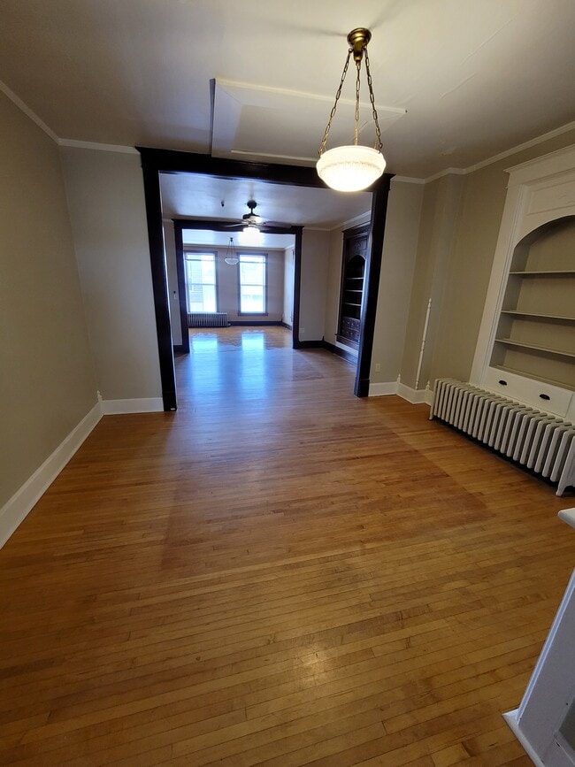 Building Photo - 123 S Ludington St Unit 123 Rental