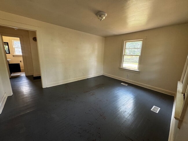 Photo - 350 Grice St
