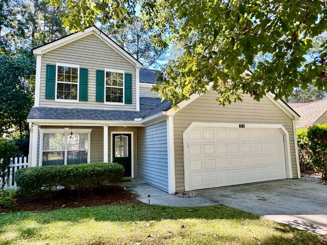 Photo - Three Bedroom Home in the Farm with a Lago...