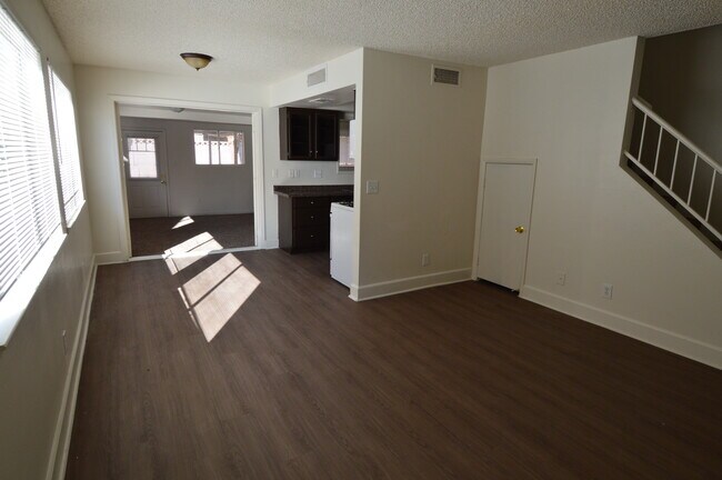 Photo - 1553 Teardrop St