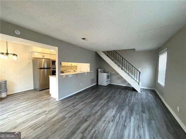 Photo - 662 Bellemeade Dr SW Unidad C