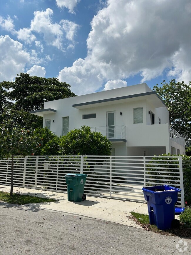 Building Photo - 3787 Thomas Ave Rental