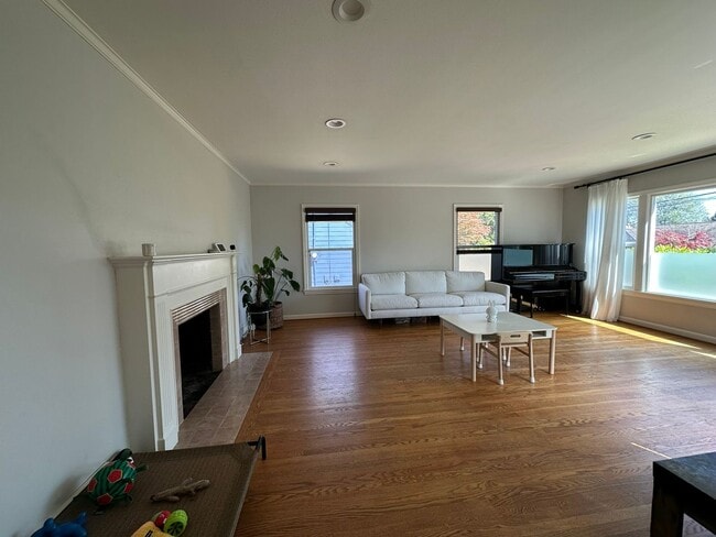 Photo - 6233 36th Ave NE