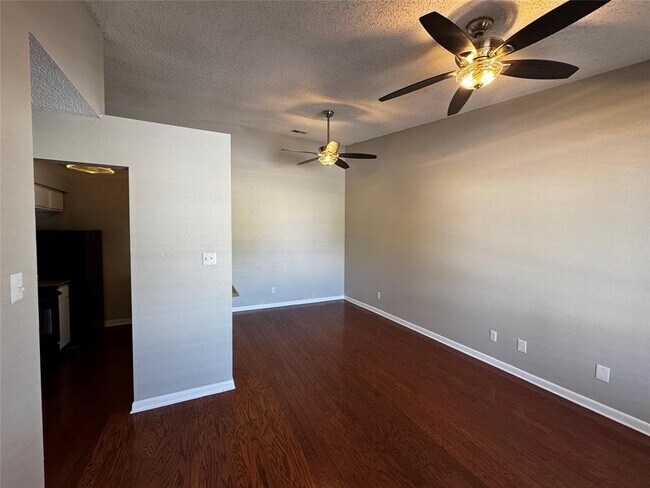 Photo - 1705 Crossing Pl Unit 139C