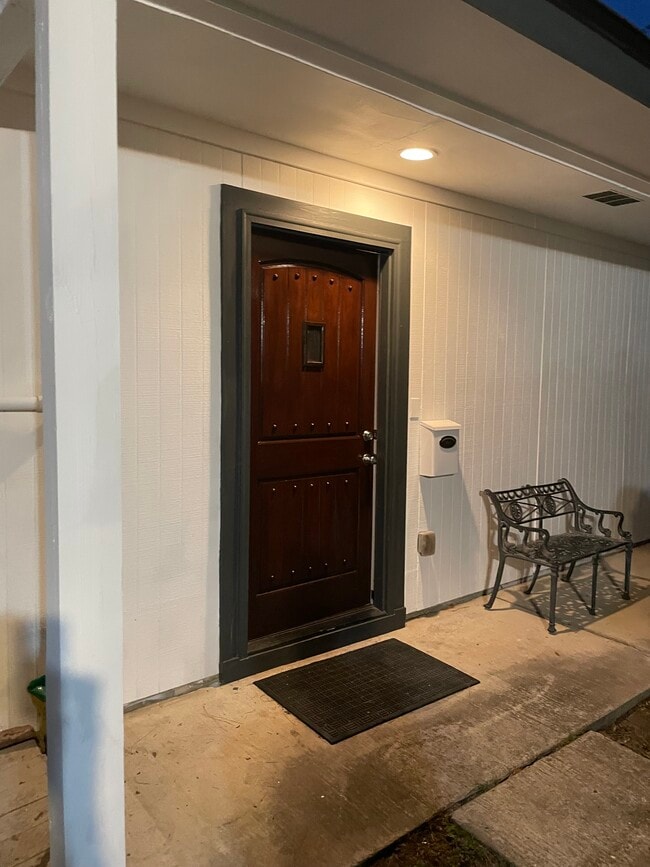 Front Entry w/ Porch - 12301 Almeda Genoa Rd Apartment