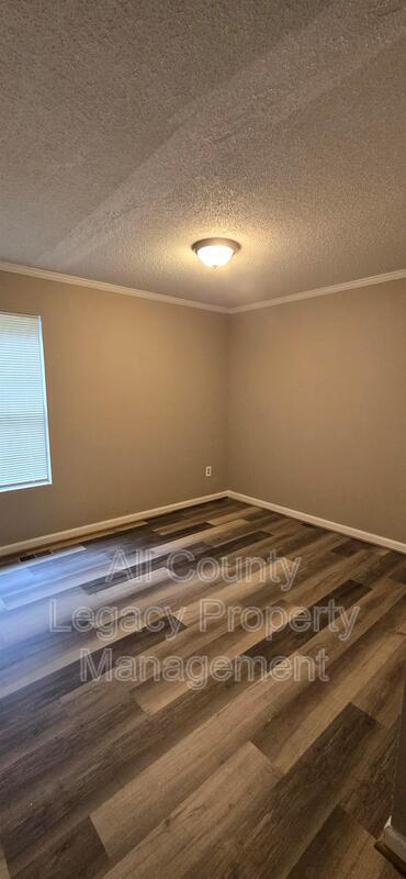 Photo - 4675 Lois Dr