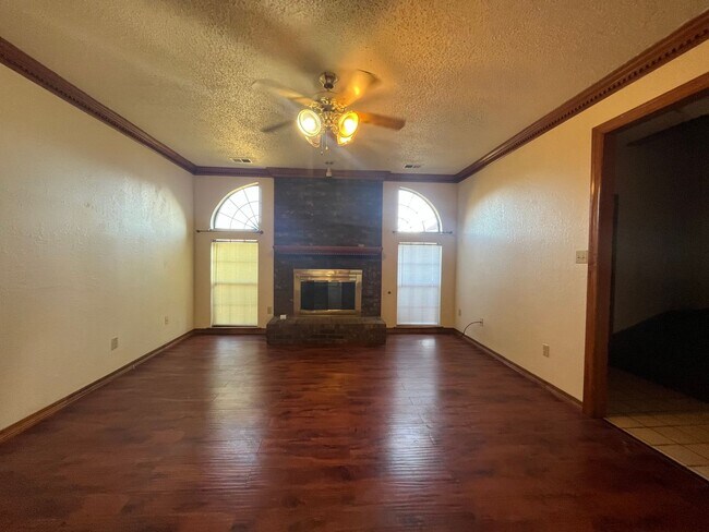 Photo - Mother-In-Law Suite in the back! Cozy Sout...