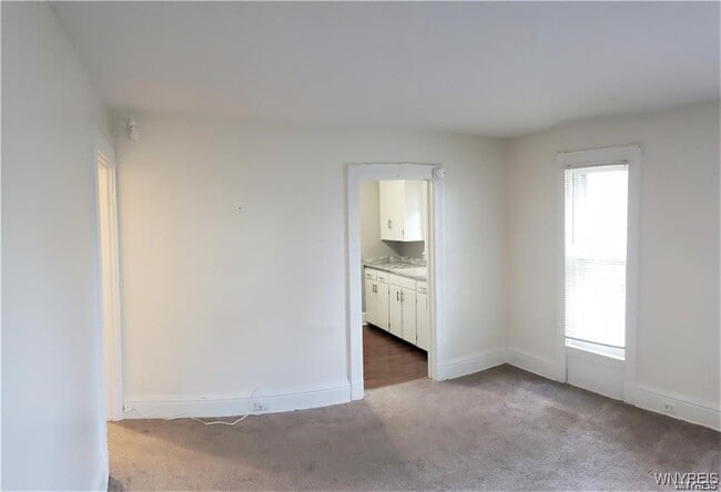 Photo - 128 W Bank St