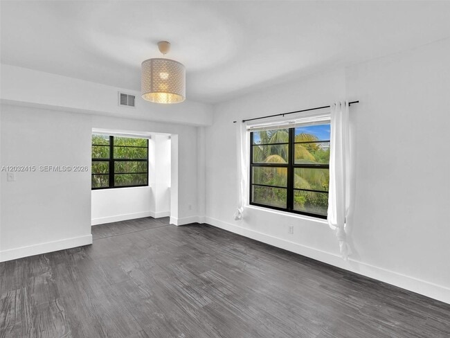 Photo - 934 Michigan Ave Unit 305