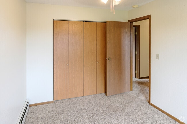 2BR, 1BA Den