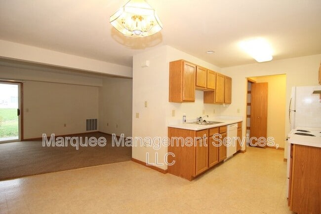 Photo - 113 W Windsor Ave