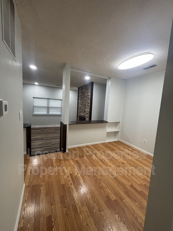 Photo - 1341 Westbrooke