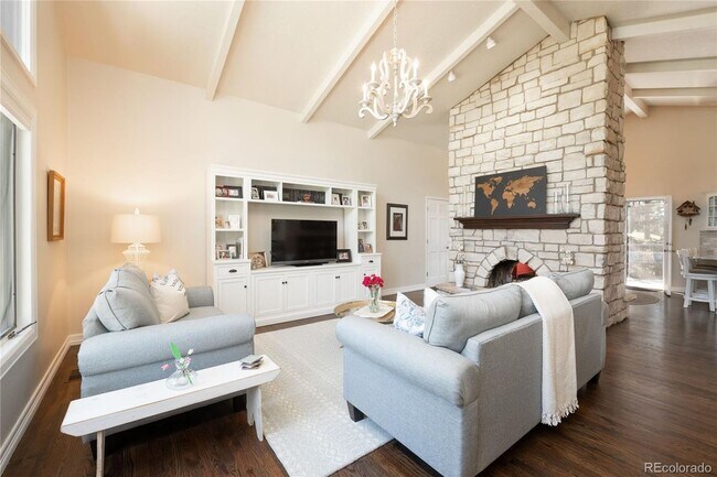 Photo - 255 Woodmoor Dr