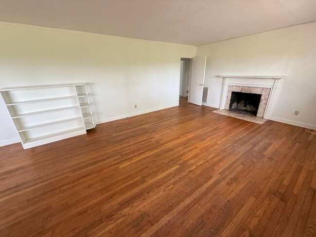 Photo - 114 Lookout Cir SW