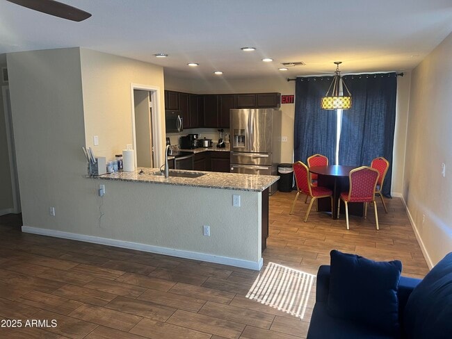 Photo - 3020 W Red Fox Rd