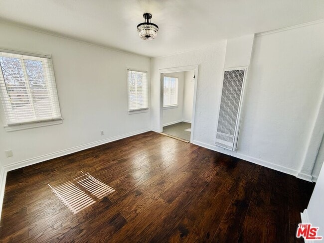 Building Photo - 1801 W 39th St Unit 3883