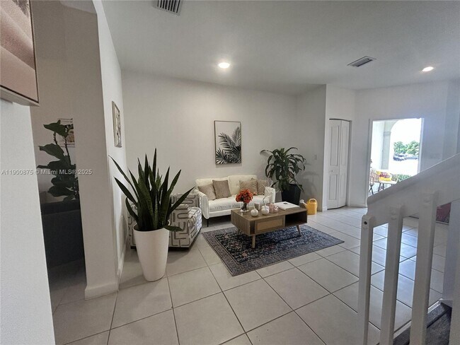 Photo - 1685 SE 27th Rd Unit 1685