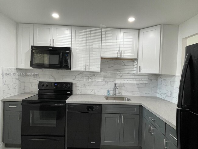 Photo - 8390 Sands Point Blvd Unidad 107F