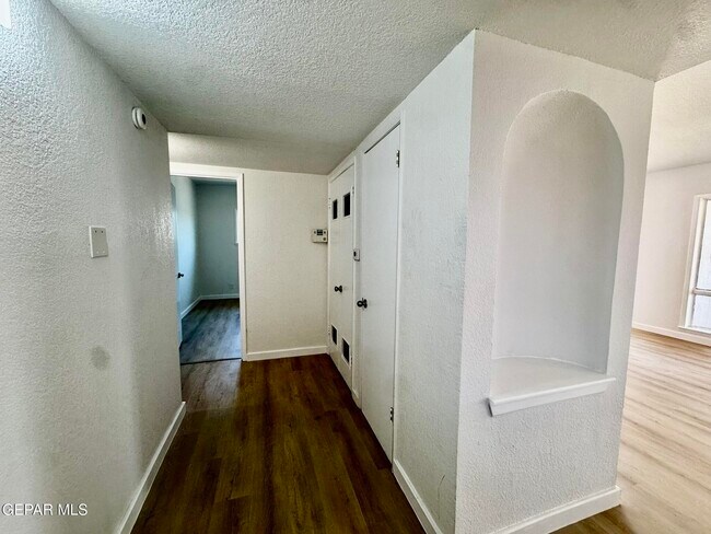 Photo - 5102 Beals St