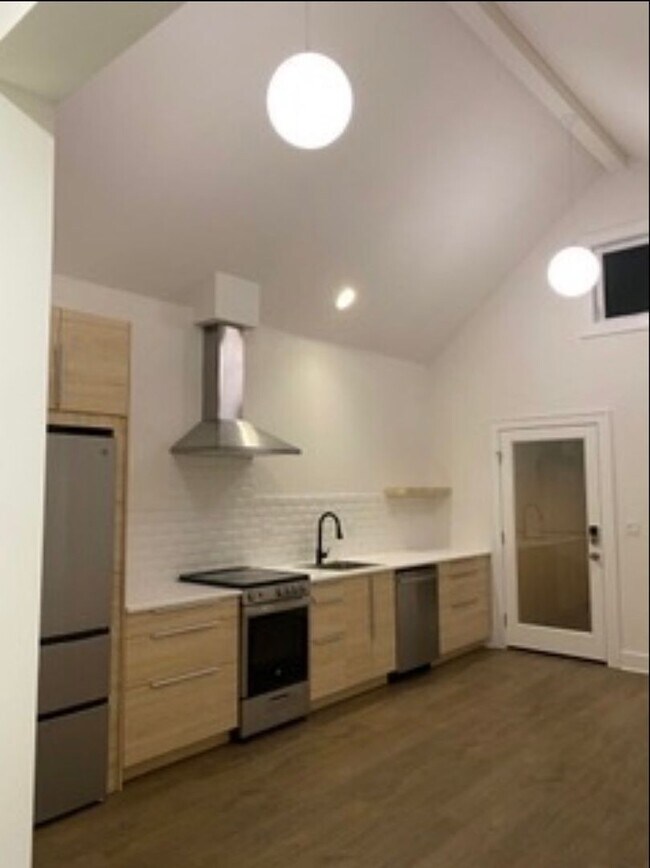 Photo - Knott House Unidad 3577~Knott~#B~K129