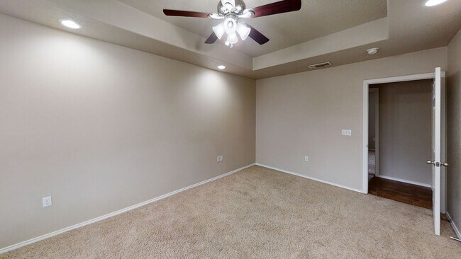 Photo - 1101 W 15th St Unit B