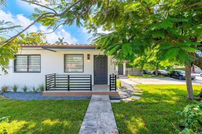Building Photo - 1293 SW 22nd Ave Rental