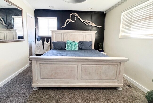 Photo - 4453 Fillmore Ave