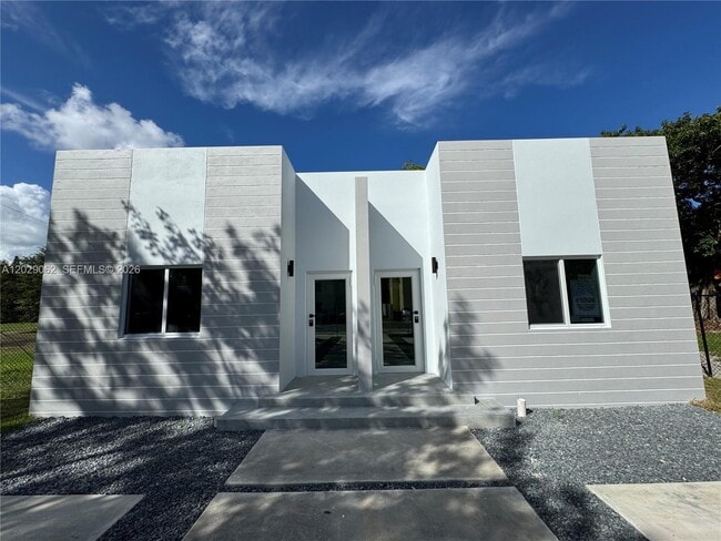 Photo - 135 NW 60th St