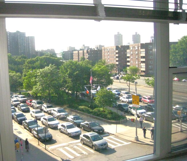 Photo - 117-40-140 Queens Blvd House