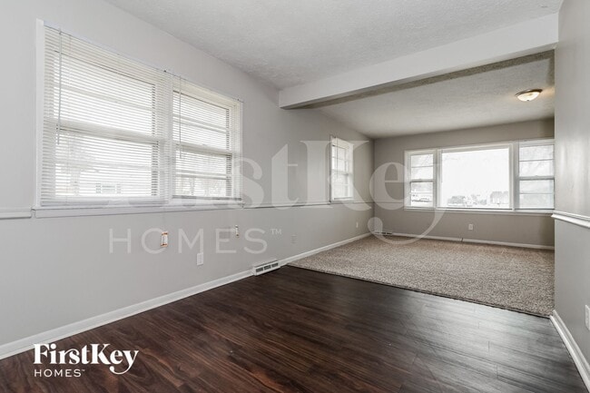 Photo - 3104 S Kercheval Dr