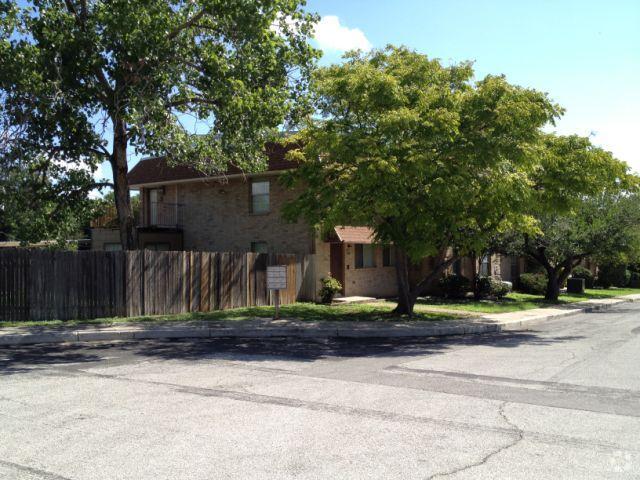 Hill Country Townhomes - Hill Country Townhomes