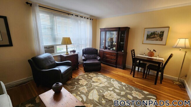 Photo - 35 Chiswick Rd Unit 3