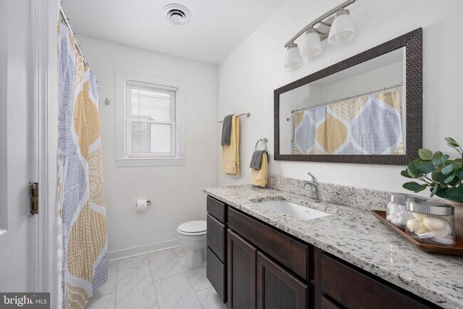 Photo - 620 Kenmore Ave Unit 4