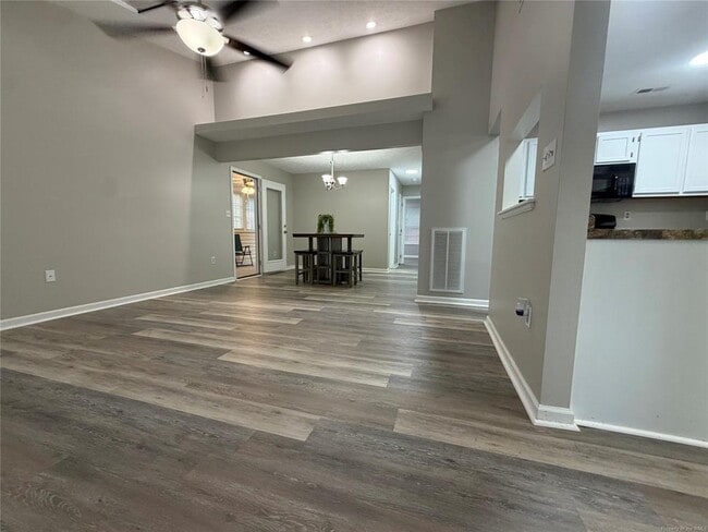 Photo - 146 Rain Tree Way