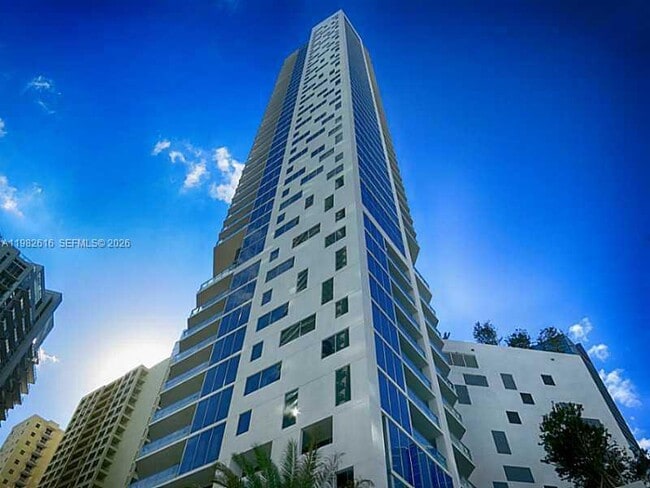 Building Photo - 1300 Brickell Bay Dr Unit 1100